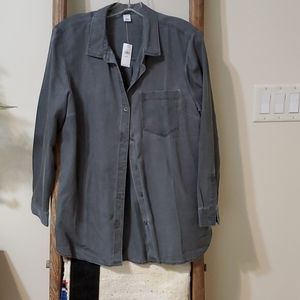 Old Navy gray button down blouse Petite Large
